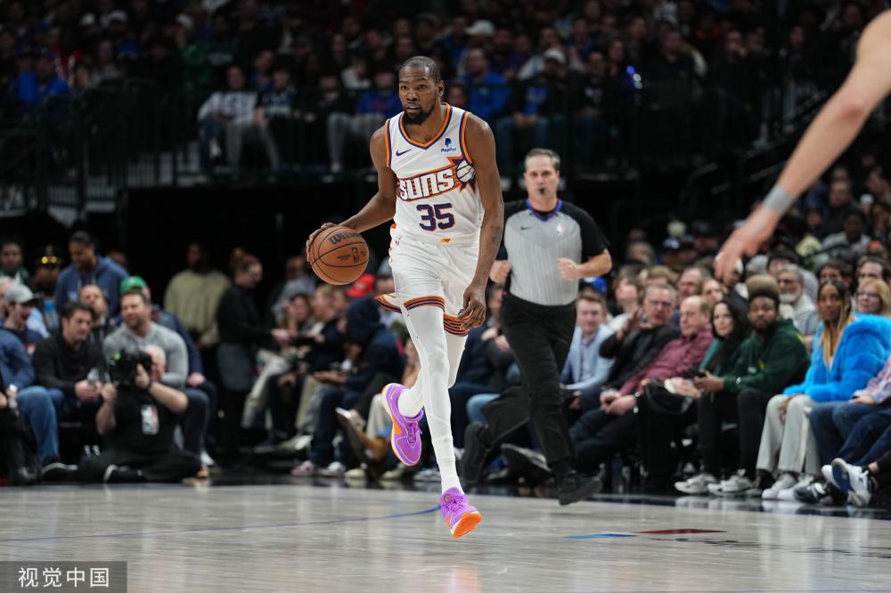 的年轻和潜 的年轻和潜