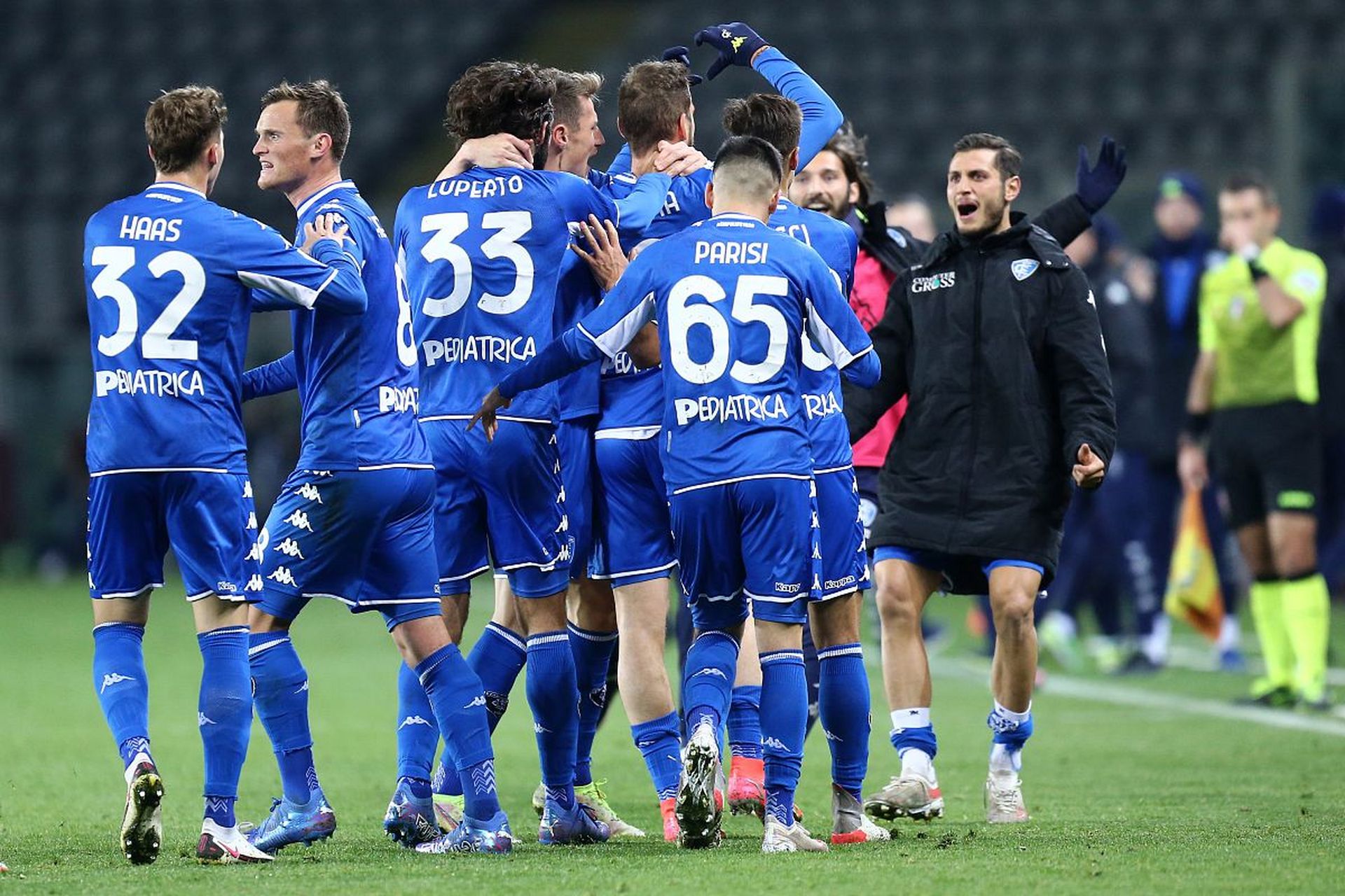 在颁奖礼后 在颁奖礼后